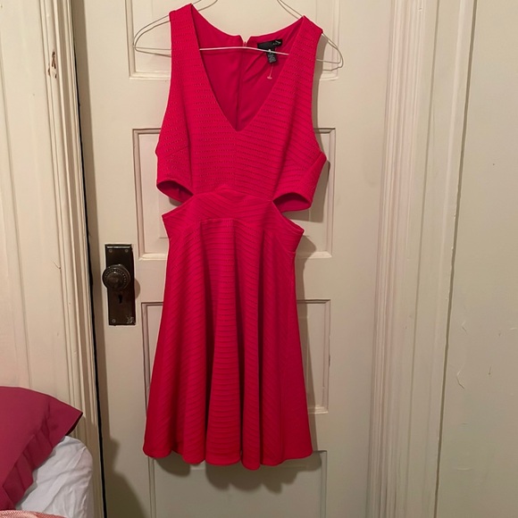 Crochet-like zip up pinkish red dress - Picture 1 of 5